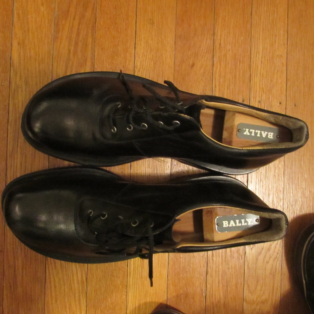 Giraudon Mens lace up 9.5 Mint condition worn 3 times only kept perfectly